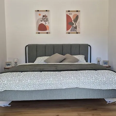 With 1 Bedroom *